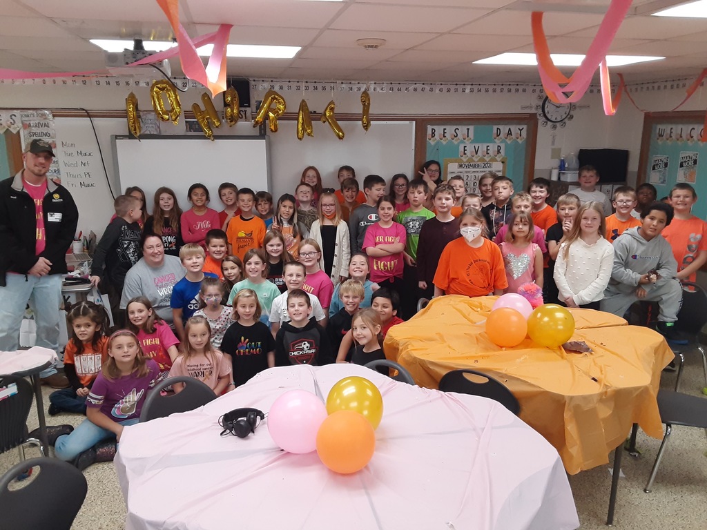 All of 3rd Grade was able to celebrate the end of Tatum's Chemo with cupcakes! Congrats Tatum!
