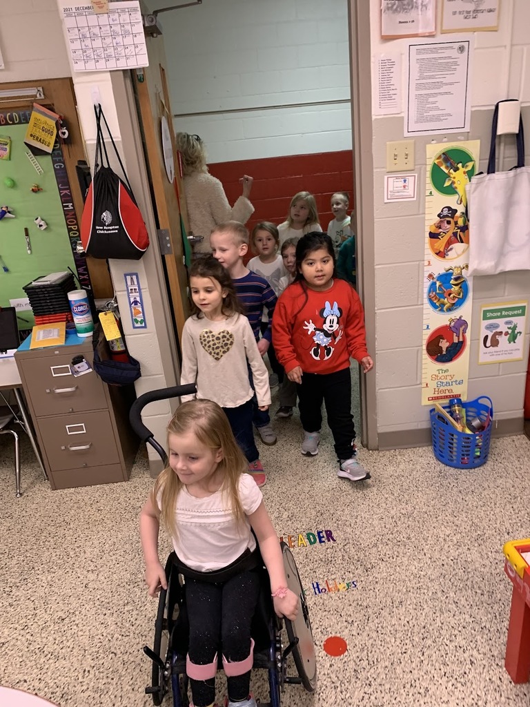 Mrs. Knutson's class were able to hunt down their runaway gingerbread cookies with time to spare for their Christmas Party! Their smiles say it all!