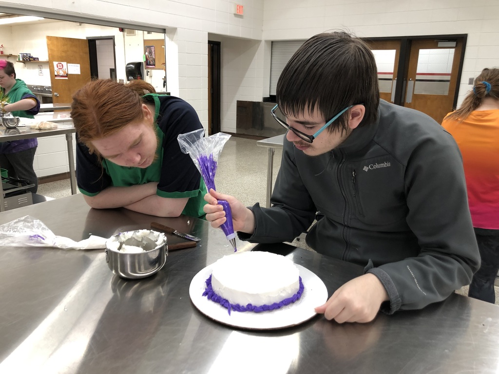 Baking & Food Production had a guest speaker, Deb Hackman, who is the cake decorator for Decorah Walmart. Deb was full of information, tips for cake decorating, and the requirements in her career. Another culinary pathway for our students. The students did a great job decorating and eating their cakes!