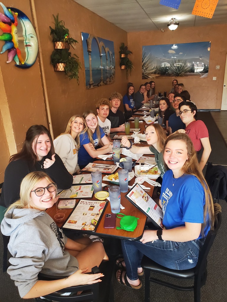  On Wednesday Spanish IV was able to resume the annual end-of-the-year tradition by having lunch at Rancho Viejo. They did a great job ordering in Spanish! 