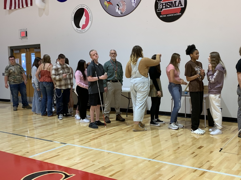 HS pictures went well today. In the near future families will receive an email to order pictures from the company. Anybody without an email, will be given information about how to contact to order pictures. Picture retakes will be on October 12th for the High School!